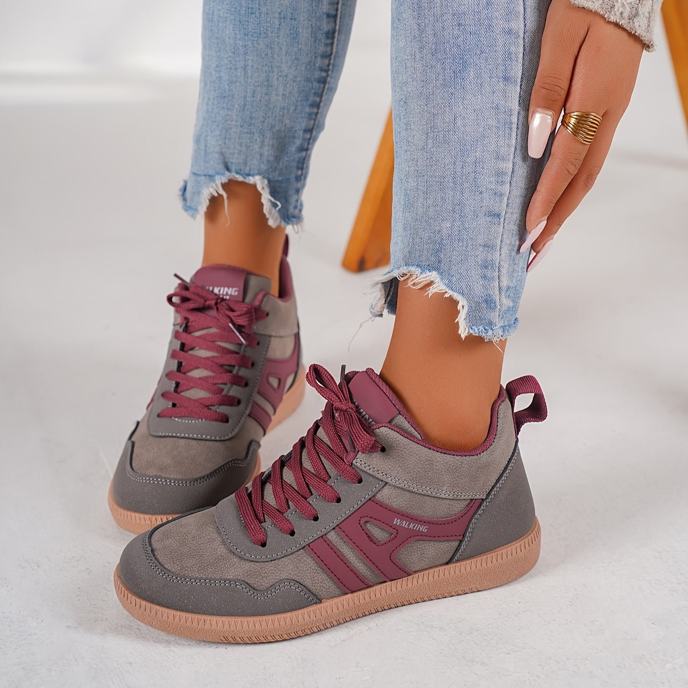 StepEase – Orthopedic Sneakers for Every Occasion